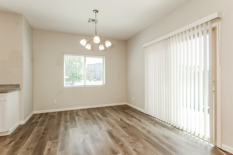 1,940/Mo, 1807 W Minton St Phoenix, AZ 85041 Dining Room View