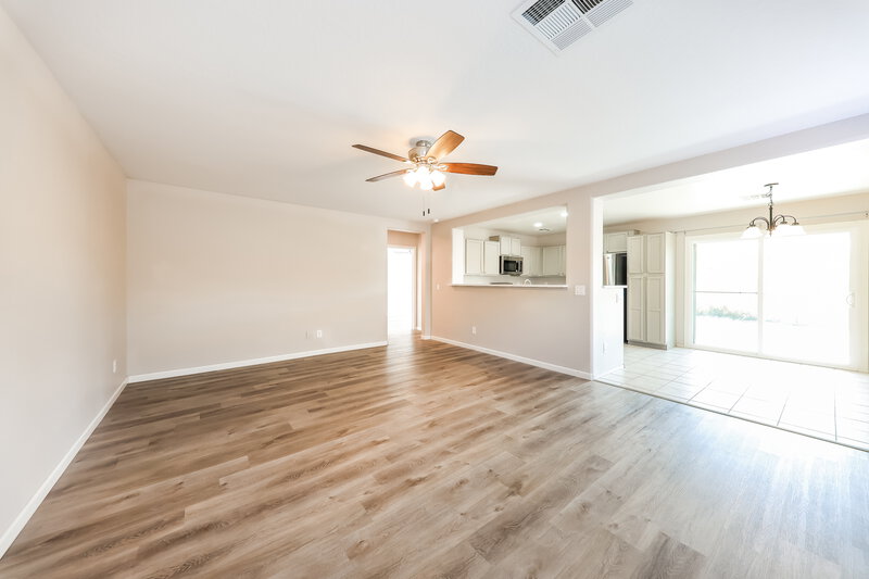1,975/Mo, 10043 N 115th Dr Youngtown, AZ 85363 Living Room View