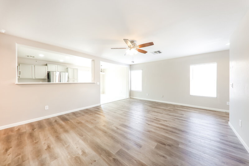 1,975/Mo, 10043 N 115th Dr Youngtown, AZ 85363 Living Room View 2