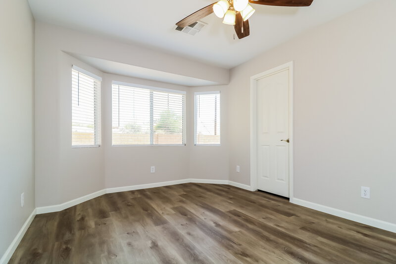 1,935/Mo, 10043 N 115th Dr Youngtown, AZ 85363 Main Bedroom View