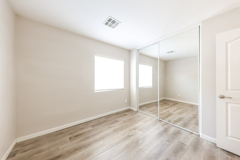 1,975/Mo, 10043 N 115th Dr Youngtown, AZ 85363 Bedroom View 2