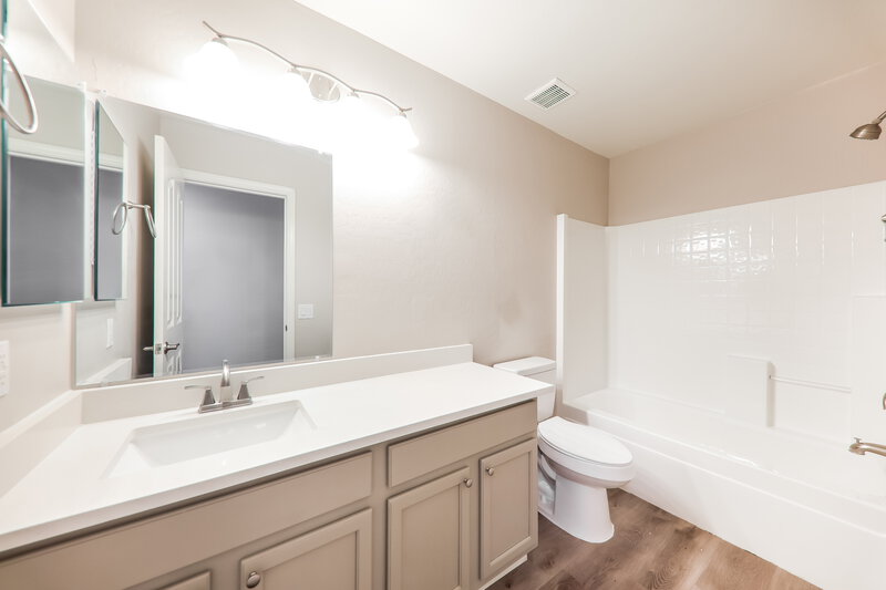 1,975/Mo, 10043 N 115th Dr Youngtown, AZ 85363 Bathroom View