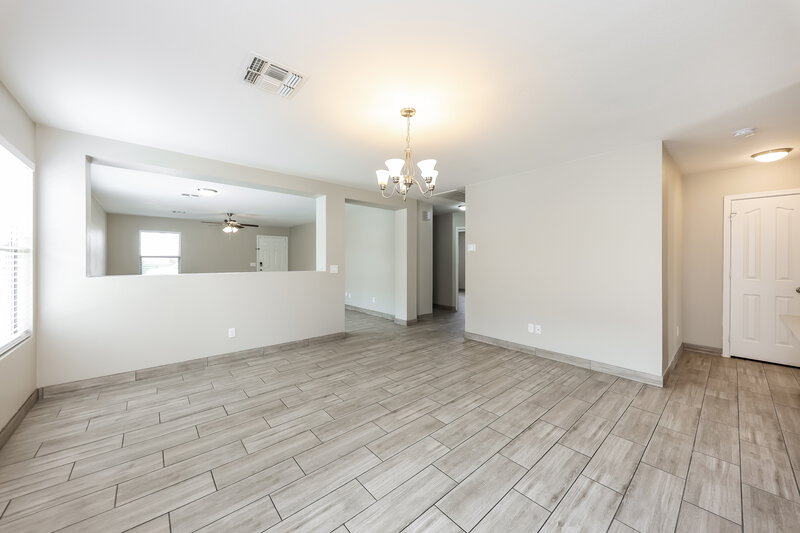 1,910/Mo, 11522 W Wethersfield Rd El Mirage, AZ 85335 Dining Room View 2