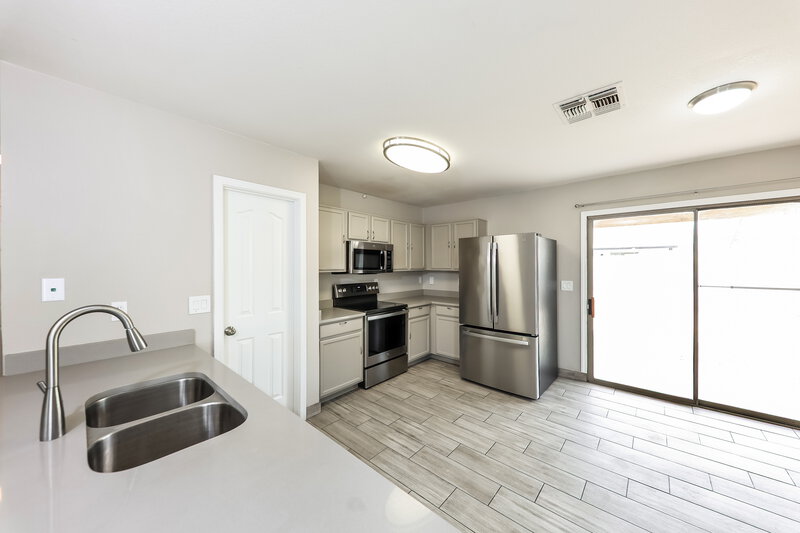 1,910/Mo, 11522 W Wethersfield Rd El Mirage, AZ 85335 Kitchen View