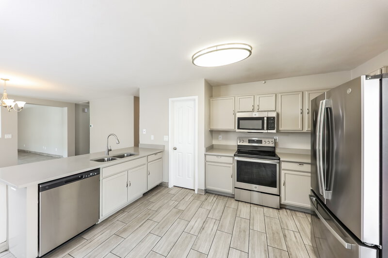 1,910/Mo, 11522 W Wethersfield Rd El Mirage, AZ 85335 Kitchen View 2