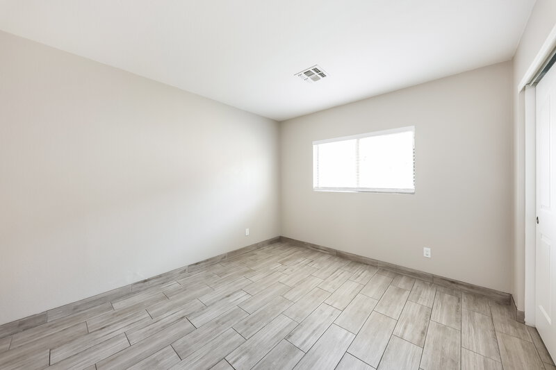 1,910/Mo, 11522 W Wethersfield Rd El Mirage, AZ 85335 Bedroom View 2