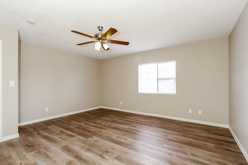 2,180/Mo, 5719 W Redfield Rd Glendale, AZ 85306 Main Bedroom View