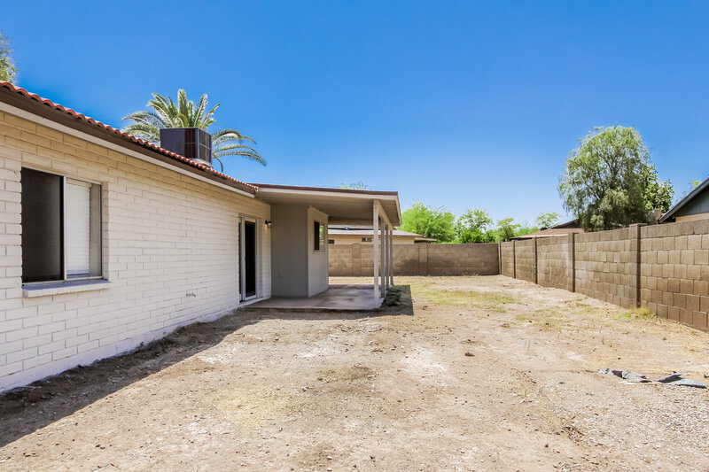 2,180/Mo, 5719 W Redfield Rd Glendale, AZ 85306 Rear View