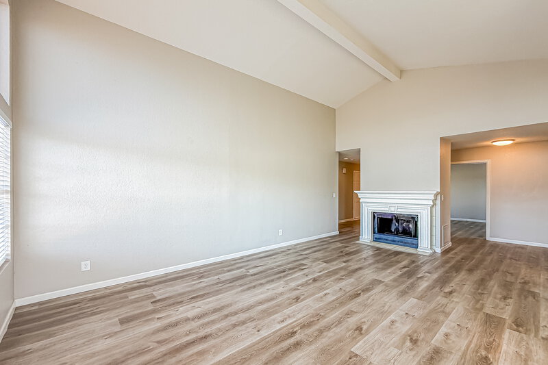2,250/Mo, 601 S Danyell Dr Chandler, AZ 85225 Living Room View 2