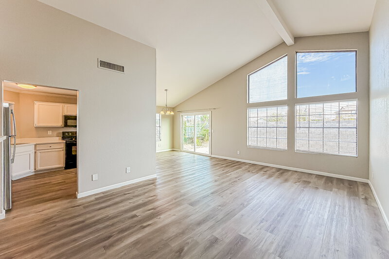 2,250/Mo, 601 S Danyell Dr Chandler, AZ 85225 Living Room View 3