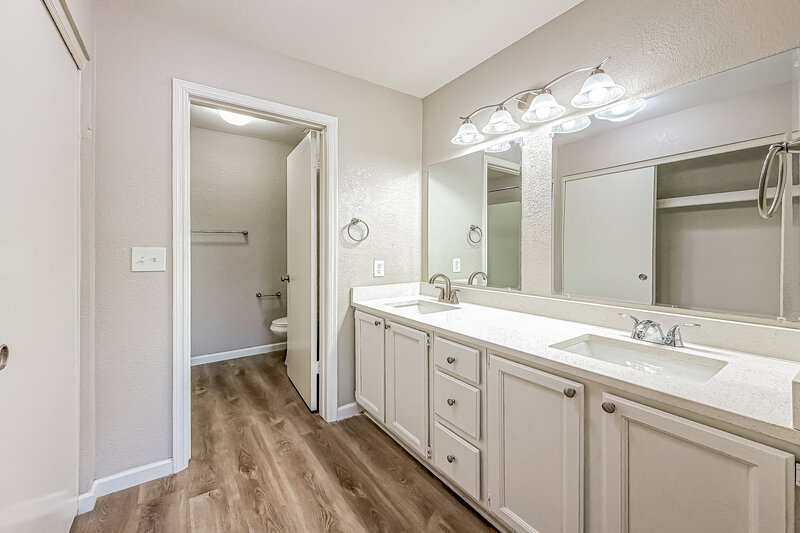 2,250/Mo, 601 S Danyell Dr Chandler, AZ 85225 Main Bathroom View