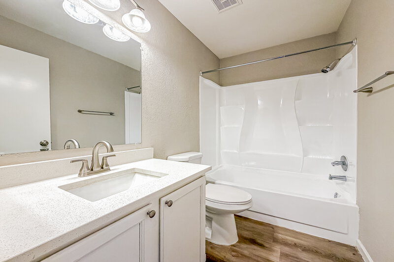 2,250/Mo, 601 S Danyell Dr Chandler, AZ 85225 Bathroom View