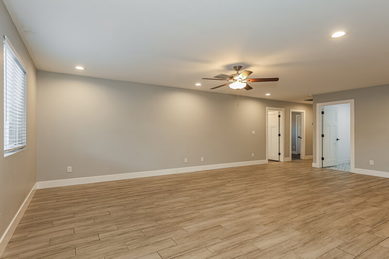 2,165/Mo, 4920 S 23rd Ave Phoenix, AZ 85041 Living Room View