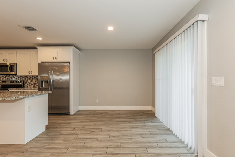 2,165/Mo, 4920 S 23rd Ave Phoenix, AZ 85041 Dining Room View