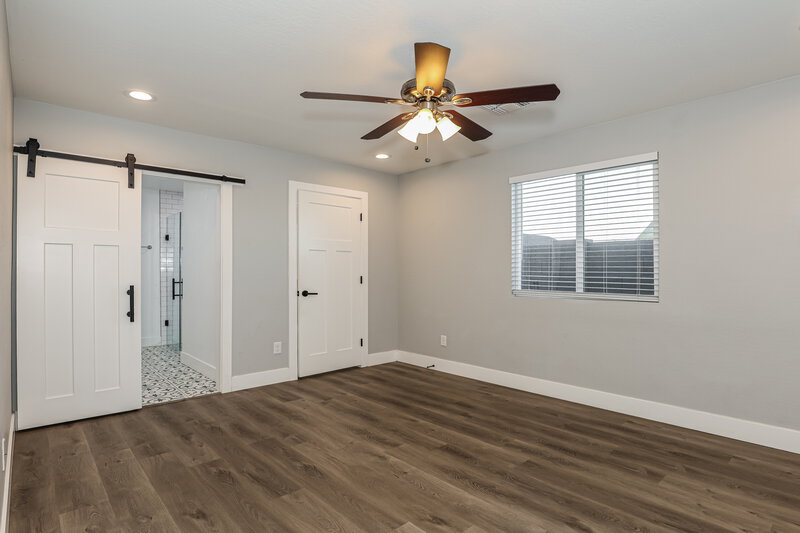 2,165/Mo, 4920 S 23rd Ave Phoenix, AZ 85041 Main Bedroom View