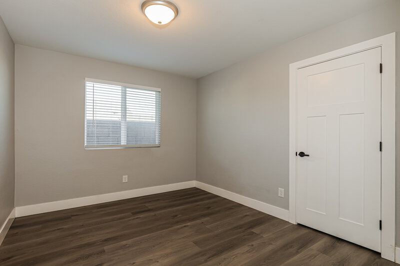 2,165/Mo, 4920 S 23rd Ave Phoenix, AZ 85041 Bedroom View 3