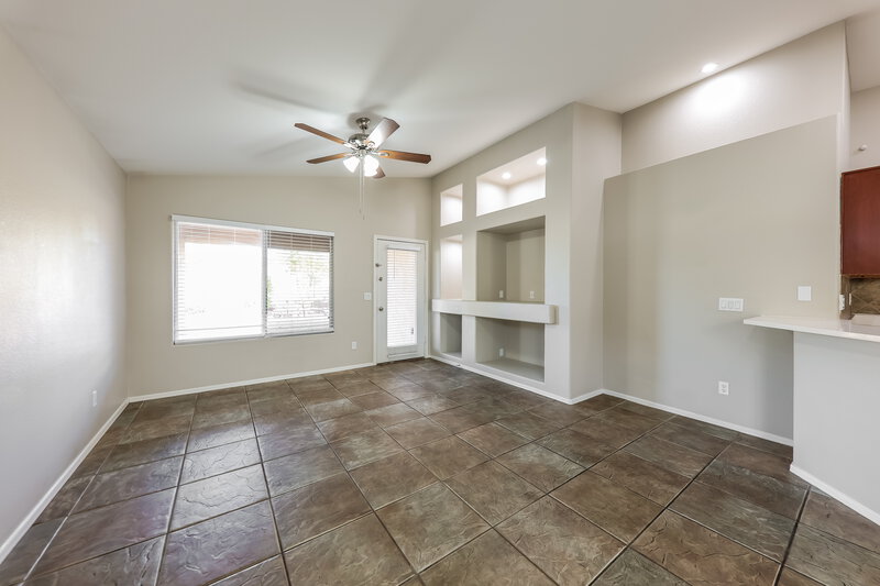 2,150/Mo, 8228 W Behrend Dr Peoria, AZ 85382 Family Room View