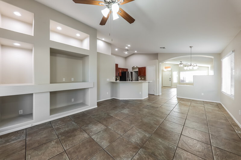 2,150/Mo, 8228 W Behrend Dr Peoria, AZ 85382 Family Room View 2