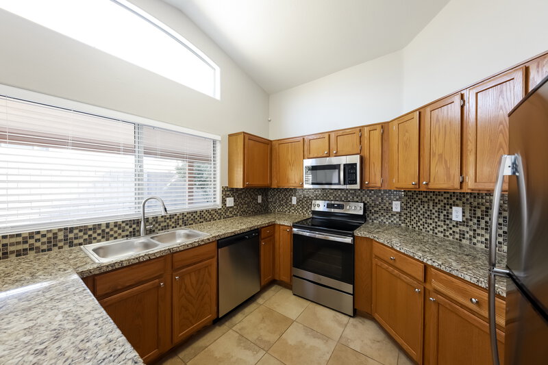 2,305/Mo, 4116 E Coolbrook Ave Phoenix, AZ 85032 Kitchen View