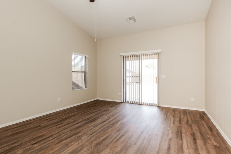 2,165/Mo, 11327 W Brittlewood Dr Phoenix, AZ 85037 Living Room View