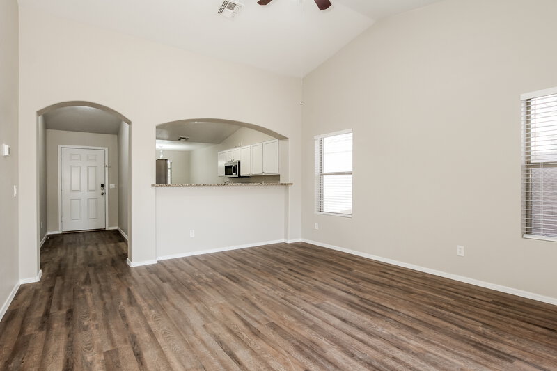 2,165/Mo, 11327 W Brittlewood Dr Phoenix, AZ 85037 Living Room View 2