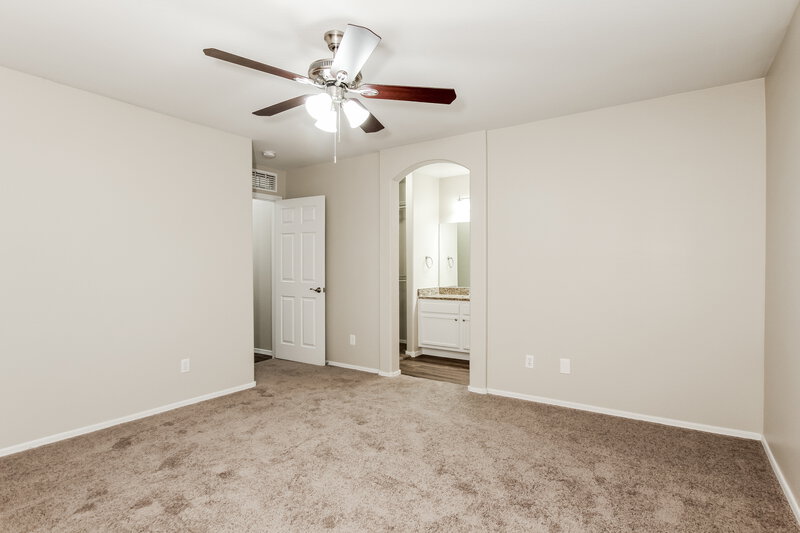 2,165/Mo, 11327 W Brittlewood Dr Phoenix, AZ 85037 Main Bedroom View 2