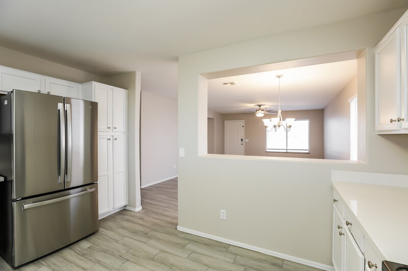 2,015/Mo, 9243 E Carmel Ave Mesa, AZ 85208 Kitchen View