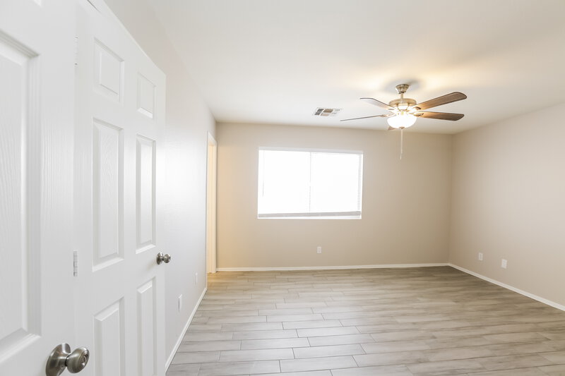 2,015/Mo, 9243 E Carmel Ave Mesa, AZ 85208 Main Bedroom View 2