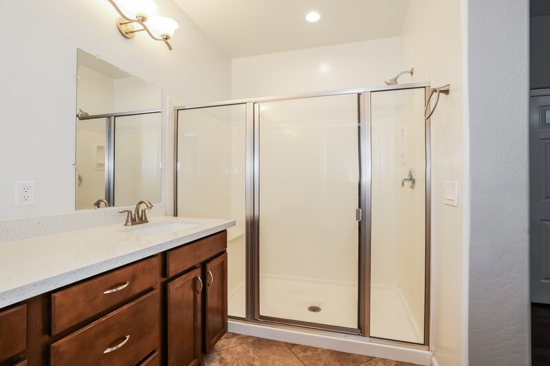 1,915/Mo, 15137 W Alexandria Way Surprise, AZ 85379 Main Bathroom View 2