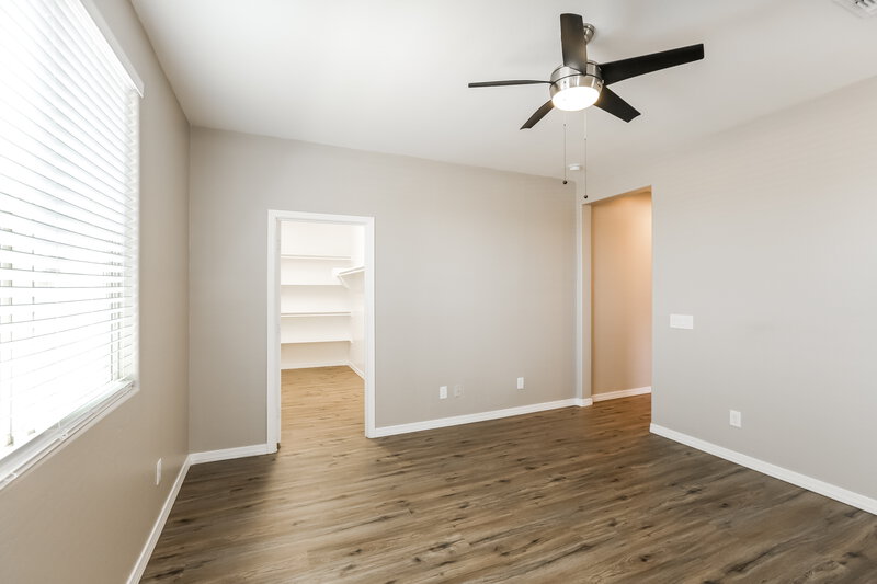 2,355/Mo, 6421 S 47th Dr Laveen, AZ 85339 Main Bedroom View 2