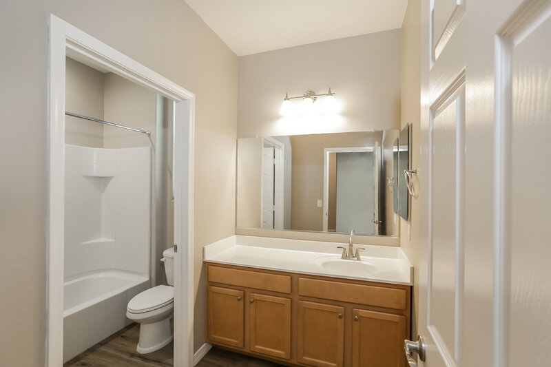 2,355/Mo, 6421 S 47th Dr Laveen, AZ 85339 Bathroom View