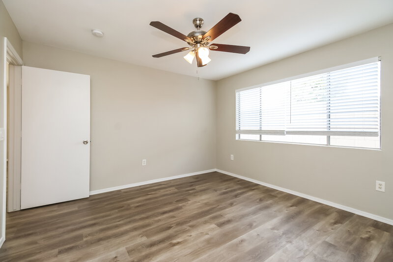 2,320/Mo, 3410 W Frankfurt Dr Chandler, AZ 85226 Main Bedroom View 2