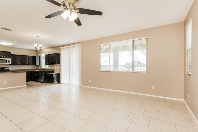 2,560/Mo, 7015 W Alicia Dr Laveen, AZ 85339 Living Room View