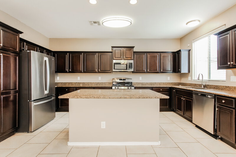 2,560/Mo, 7015 W Alicia Dr Laveen, AZ 85339 Kitchen View