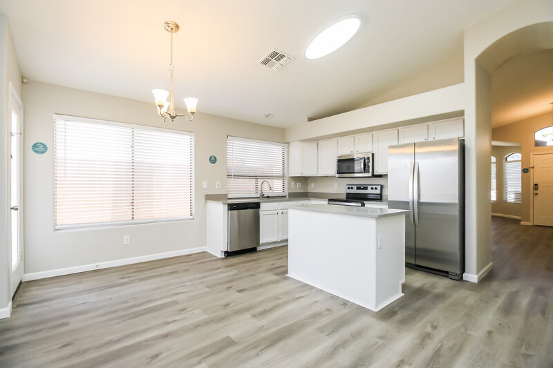 1,795/Mo, 729 E Beargrass Pl San Tan Valley, AZ 85143 Dining Room View