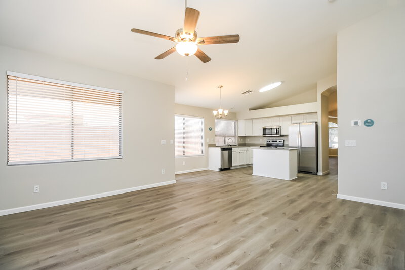 1,795/Mo, 729 E Beargrass Pl San Tan Valley, AZ 85143 Family Room View