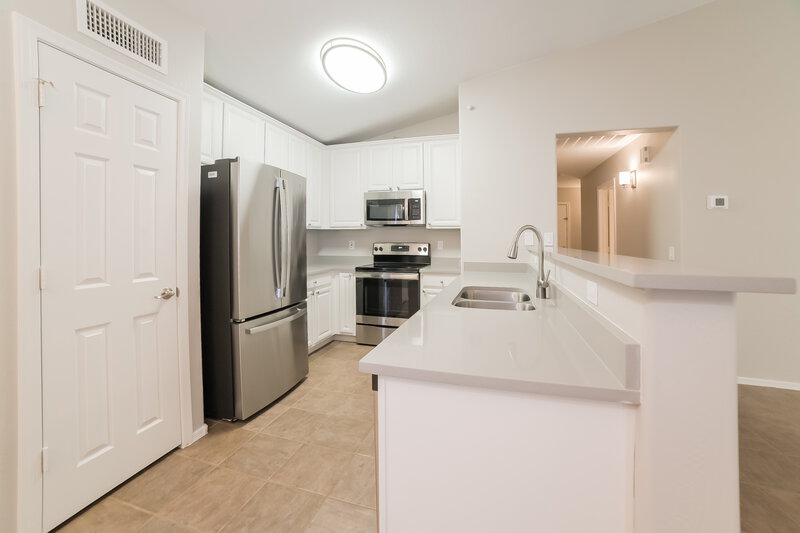 2,090/Mo, 12557 W Mandalay Ln El Mirage, AZ 85335 Kitchen View