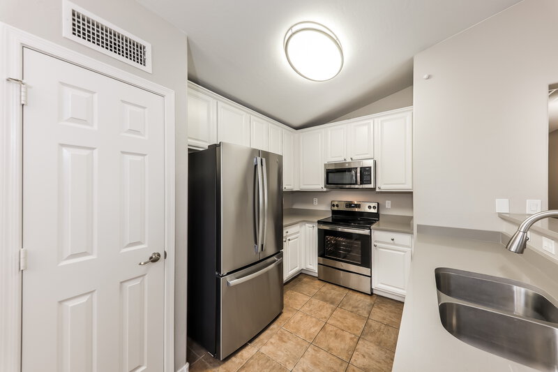 1,945/Mo, 12557 W Mandalay Ln El Mirage, AZ 85335 Kitchen View