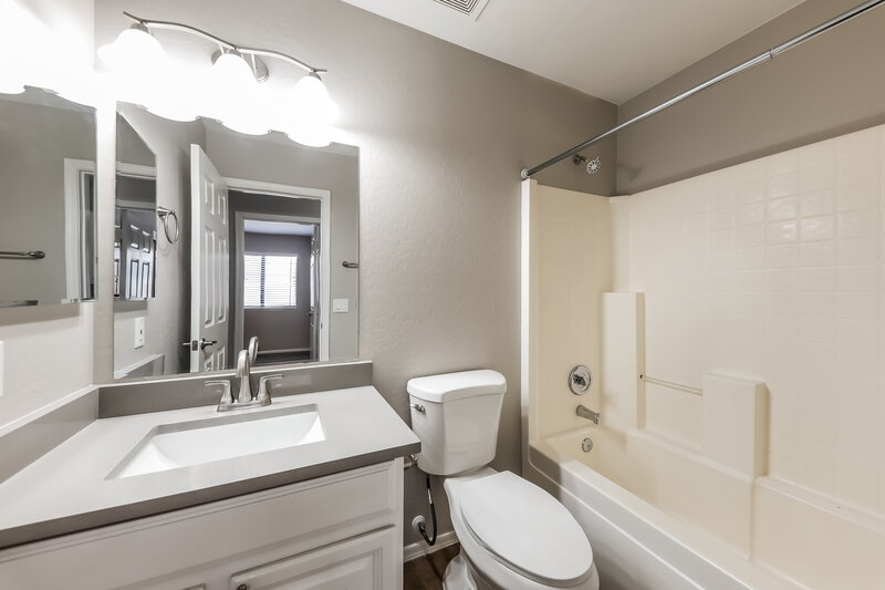 1,945/Mo, 12557 W Mandalay Ln El Mirage, AZ 85335 Bathroom View