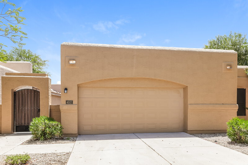 2,435/Mo, 4517 E Rosemonte Dr Phoenix, AZ 85050 Front View