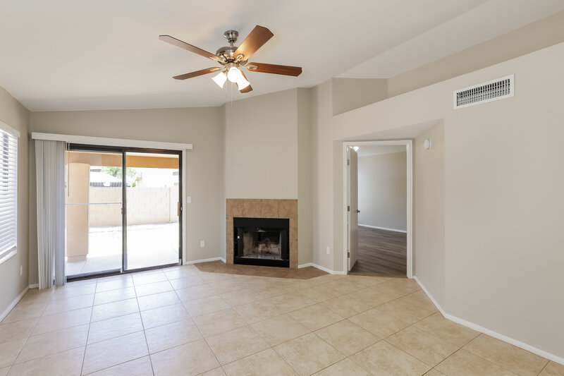 2,435/Mo, 4517 E Rosemonte Dr Phoenix, AZ 85050 Living Room View