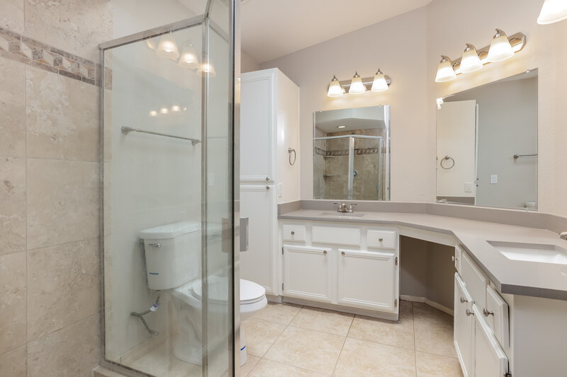 2,435/Mo, 4517 E Rosemonte Dr Phoenix, AZ 85050 Main Bathroom View
