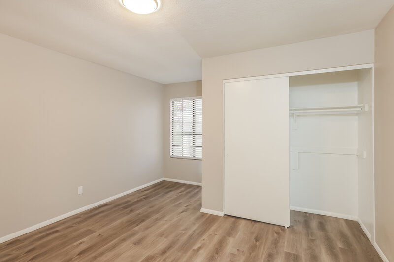 2,435/Mo, 4517 E Rosemonte Dr Phoenix, AZ 85050 Bedroom View