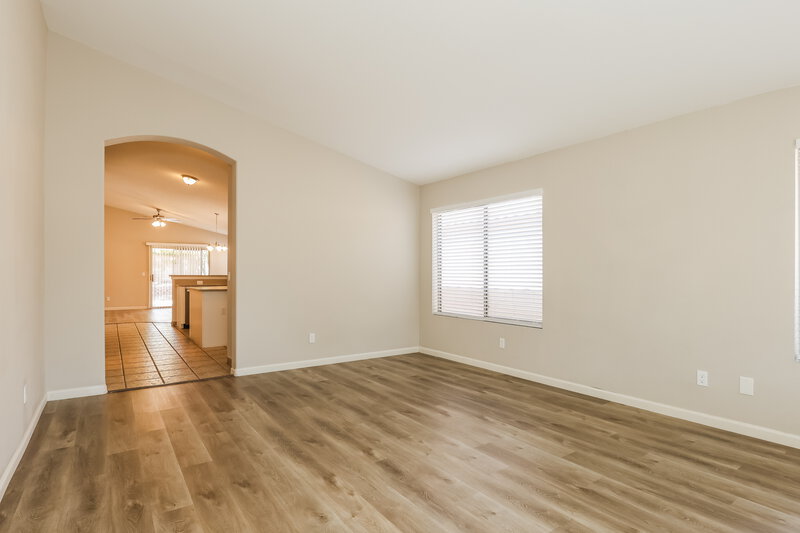 2,295/Mo, 7418 W Lone Cactus Dr Glendale, AZ 85308 Living Room View