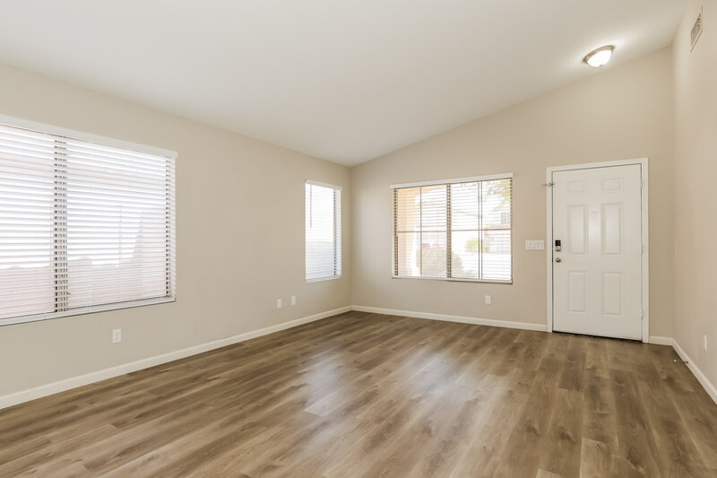 2,295/Mo, 7418 W Lone Cactus Dr Glendale, AZ 85308 Living Room View 2