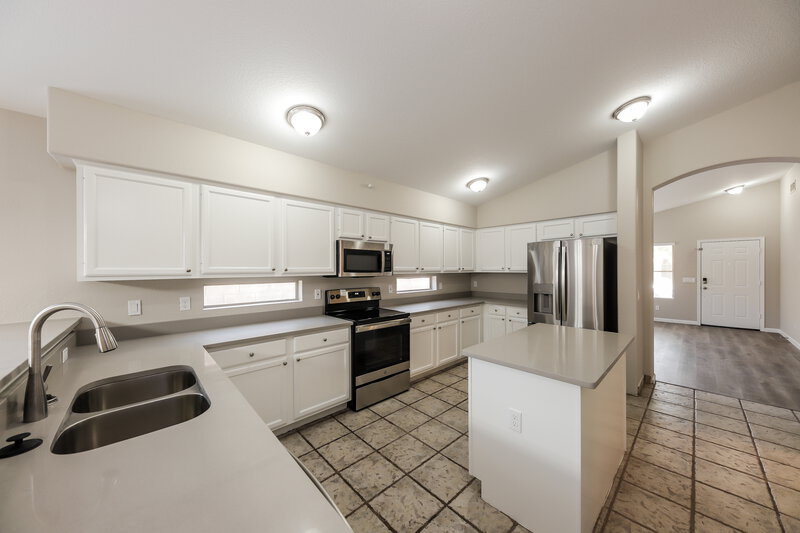 2,655/Mo, 7418 W Lone Cactus Dr Glendale, AZ 85308 Kitchen View