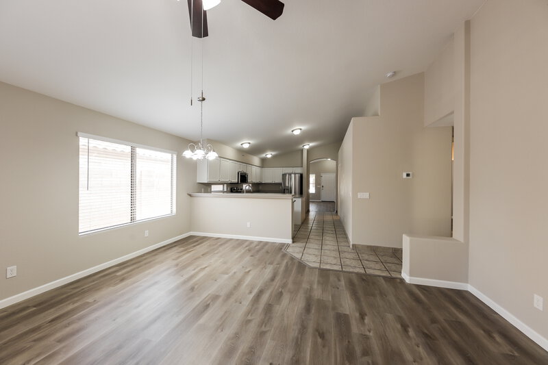 2,655/Mo, 7418 W Lone Cactus Dr Glendale, AZ 85308 Family Room View 2