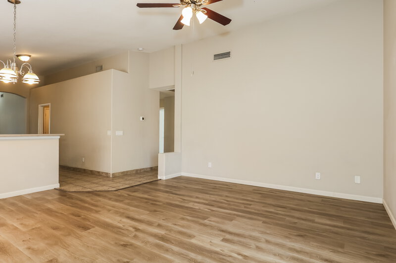 2,295/Mo, 7418 W Lone Cactus Dr Glendale, AZ 85308 Family Room View