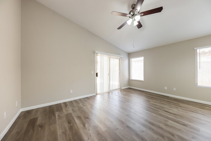 2,655/Mo, 7418 W Lone Cactus Dr Glendale, AZ 85308 Family Room View 3