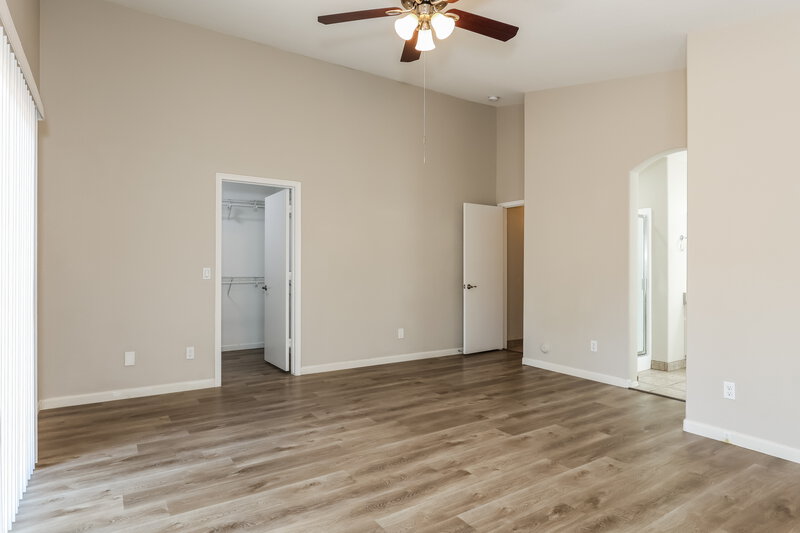 2,295/Mo, 7418 W Lone Cactus Dr Glendale, AZ 85308 Main Bedroom View